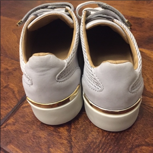 SOLD - Picture 3 of 4